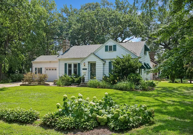 Photo 3 of Sale Pending at 6701 Oliver Ave S, Minneapolis, MN 55423 | MLS# 7122011 | Listing updated on 2026-09-17