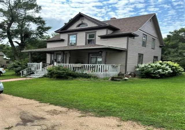 Photo 4 of Single family home for sale at 412 S 4th Street, Milan, MN 56262 | MLS# 7122262 | Listing updated on 2026-09-17