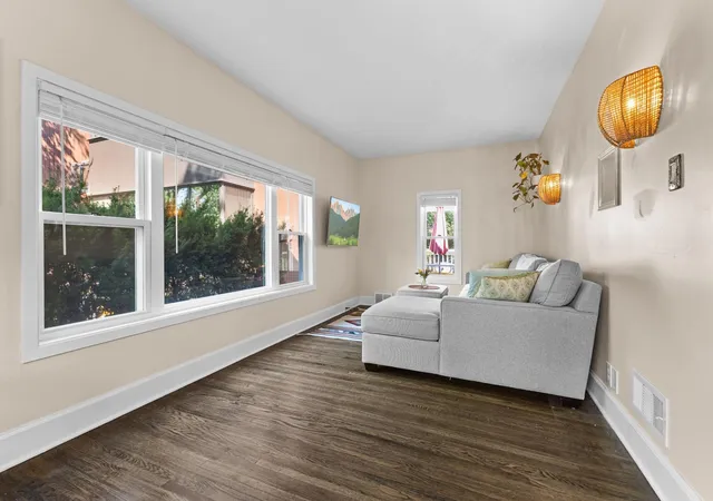 Photo 4 of Sale Pending at 15 Sheridan Ave S, Minneapolis, MN 55405 | MLS# 7122361 | Listing updated on 2026-09-23