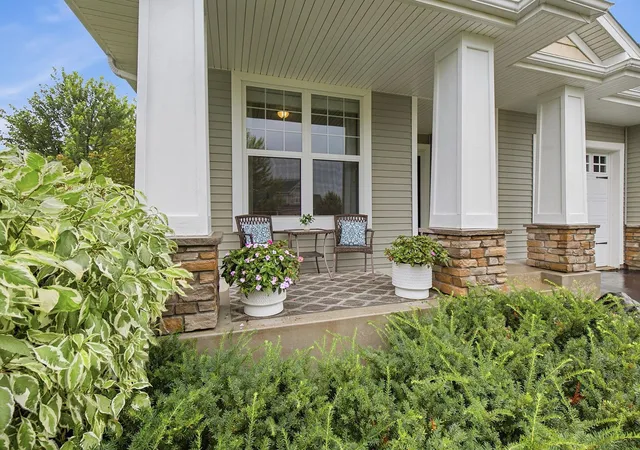 Photo 2 of Single family home for sale at 14264 Ailesbury Ct, Rosemount, MN 55068 | MLS# 7123156 | Listing updated on 2026-09-17