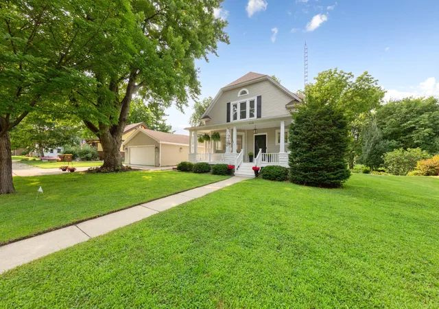 Photo 2 of Single family home for sale at 308 1st Street Nw, New Richland, MN 56072 | MLS# 7123169 | Listing updated on 2026-09-17