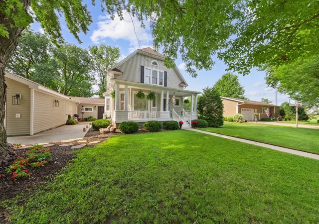 Photo 3 of Single family home for sale at 308 1st Street Nw, New Richland, MN 56072 | MLS# 7123169 | Listing updated on 2026-09-17