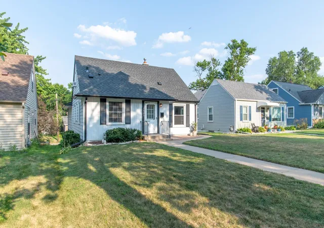 Photo 2 of Single family home for sale at 2821 Edgewood Ave S, Minneapolis, MN 55426 | MLS# 7123196 | Listing updated on 2026-09-16