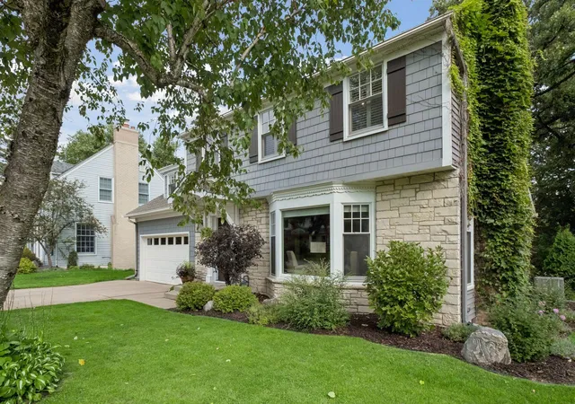 Photo 2 of Single family home for sale at 3308 W 55th St, Edina, MN 55410 | MLS# 7123393 | Listing updated on 2026-09-16