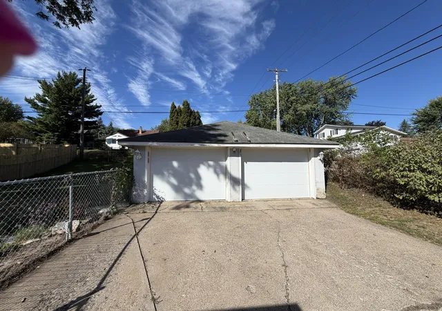 Photo 3 of Single family home for sale at 457 18th Avenue N, South Saint Paul, MN 55075 | MLS# 7123765 | Listing updated on 2026-09-17