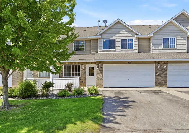 Photo 2 of Single family home for sale at 17471 Gettysburg Way, Lakeville, MN 55044 | MLS# 7124083 | Listing updated on 2026-09-18