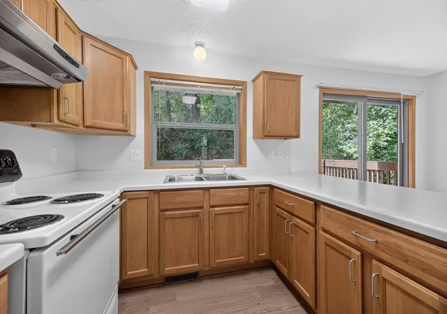 Photo 4 of Single family home for sale at 6463 Delilah Ave, Inver Grove Heights, MN 55076 | MLS# 7124535 | Listing updated on 2026-09-17