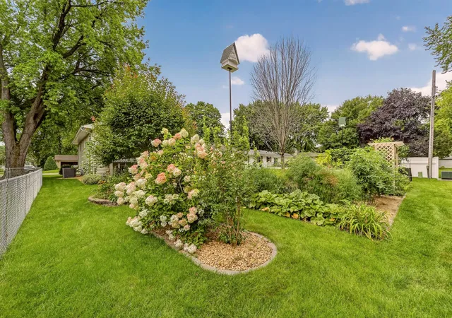 Photo 4 of Single family home for sale at 848 15th Street SE, Owatonna, MN 55060 | MLS# 7124578 | Listing updated on 2026-09-18