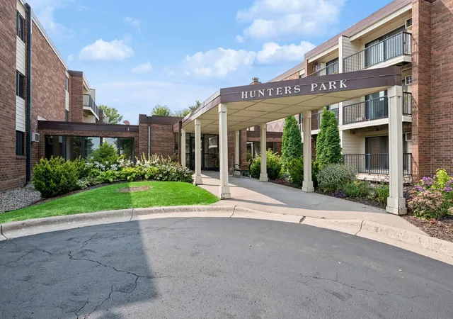 Photo 2 of Condo for sale at 4 Pine Tree Dr #215, Saint Paul, MN 55112 | MLS# 7125723 | Listing updated on 2026-09-18