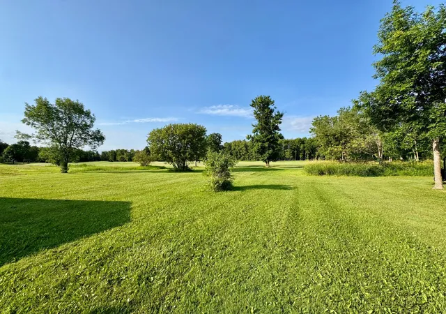 Photo 4 of Sale Pending at 233 Oak Rd, Warroad, MN 56763 | MLS# 7125790 | Listing updated on 2026-09-16