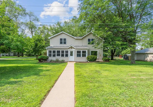 Photo 2 of Sale Pending at 274 Quinlan Ave N, Lakeland, MN 55043 | MLS# 7125976 | Listing updated on 2026-09-17