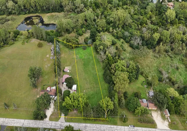 Photo 2 of Sale Pending at 3225 Pinewood Rd Se, Rochester, MN 55904 | MLS# 7127085 | Listing updated on 2026-09-22