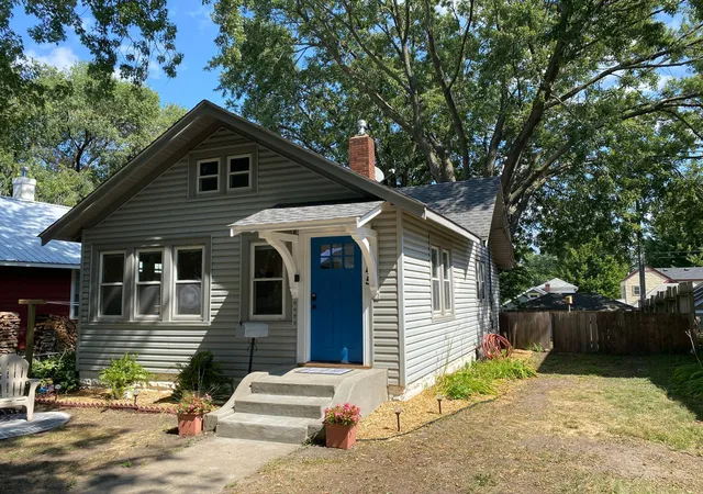 Photo 2 of Sale Pending at 3945 23rd Ave S, Minneapolis, MN 55407 | MLS# 7127182 | Listing updated on 2026-09-16