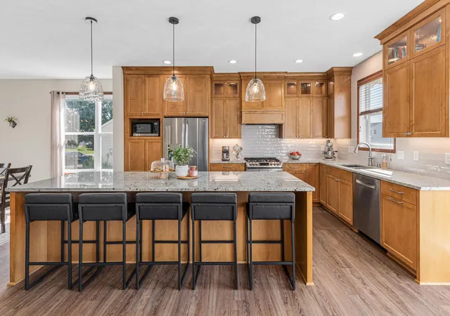 Photo 3 of Single family home for sale at 8421 Blazing Star Cir, Shakopee, MN 55379 | MLS# 7127248 | Listing updated on 2026-09-17