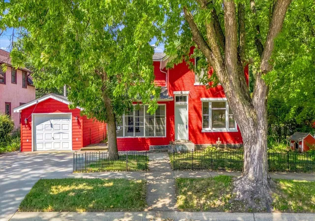 Photo 1 of Single family home for sale at 600 Ramsey St, Hastings, MN 55033 | MLS# 7127338 | Listing updated on 2026-09-18
