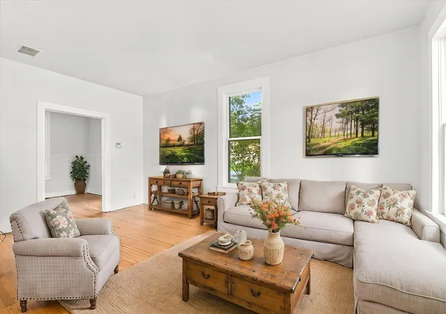 Photo 3 of Single family home for sale at 600 Ramsey St, Hastings, MN 55033 | MLS# 7127338 | Listing updated on 2026-09-18