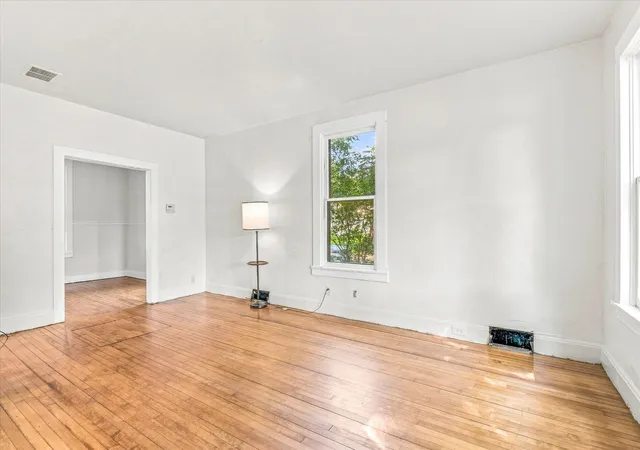 Photo 3 of Single family home for sale at 600 Ramsey St, Hastings, MN 55033 | MLS# 7127338 | Listing updated on 2026-09-18