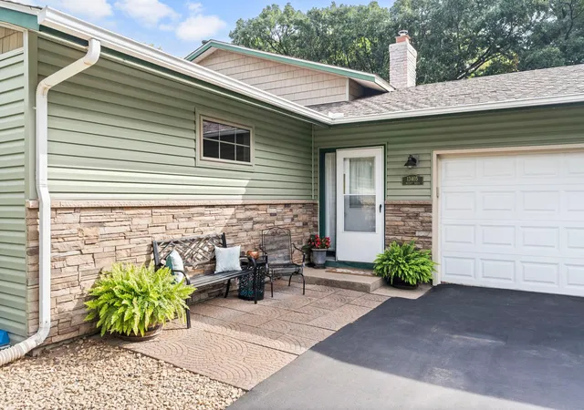 Photo 2 of Single family home for sale at 13405 Walnut Dr, Burnsville, MN 55337 | MLS# 7127446 | Listing updated on 2026-09-21