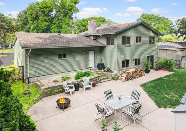 Photo 3 of Single family home for sale at 13405 Walnut Dr, Burnsville, MN 55337 | MLS# 7127446 | Listing updated on 2026-09-21