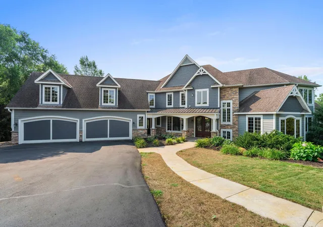 Photo 2 of Sale Pending at 9127 Alger Ct, Inver Grove Heights, MN 55077 | MLS# 7127587 | Listing updated on 2026-09-18