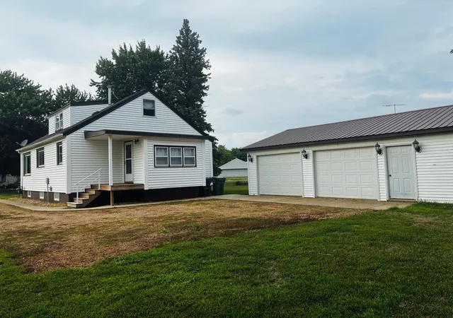 Photo 3 of Sale Pending at 617 3rd Avenue, Brewster, MN 56119 | MLS# 7127590 | Listing updated on 2026-09-22