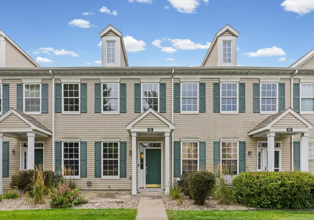 Photo 1 of Single family home for sale at 941 Newport Ave, Shakopee, MN 55379 | MLS# 7127629 | Listing updated on 2026-09-15
