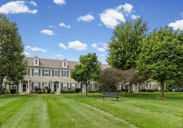 Photo 3 of Single family home for sale at 941 Newport Ave, Shakopee, MN 55379 | MLS# 7127629 | Listing updated on 2026-09-15