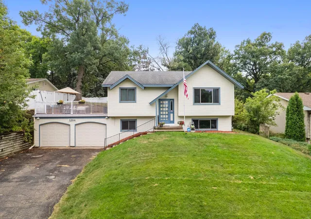 Photo 1 of Sale Pending at 1264 Hathaway Ln Ne, Minneapolis, MN 55432 | MLS# 7127789 | Listing updated on 2026-09-21