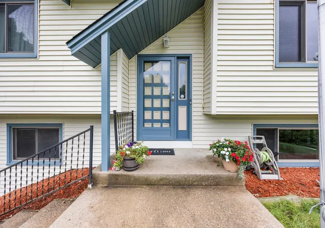 Photo 2 of Sale Pending at 1264 Hathaway Ln Ne, Minneapolis, MN 55432 | MLS# 7127789 | Listing updated on 2026-09-21
