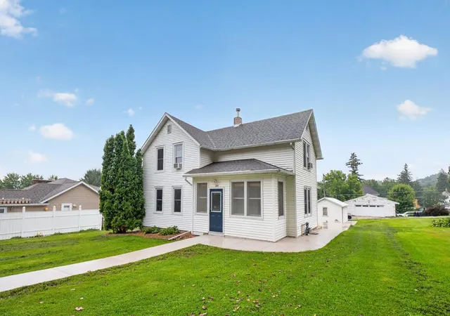 Photo 3 of Single family home for sale at 704 Viking Ave S, Lanesboro, MN 55949 | MLS# 7127872 | Listing updated on 2026-09-17
