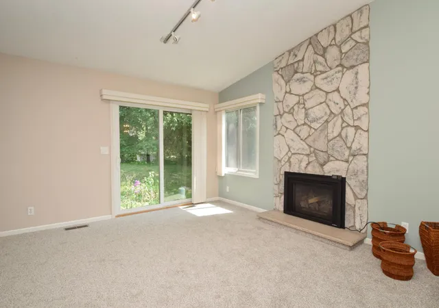 Photo 3 of Single family home for sale at 4406 Arden View Ct, Saint Paul, MN 55112 | MLS# 7128125 | Listing updated on 2026-09-17