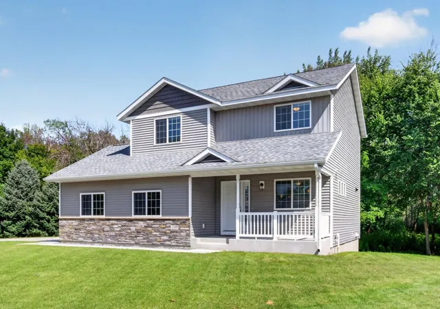Photo 3 of Single family home for sale at 109 Peridot Ct, Mankato, MN 56001 | MLS# 7128155 | Listing updated on 2026-09-17