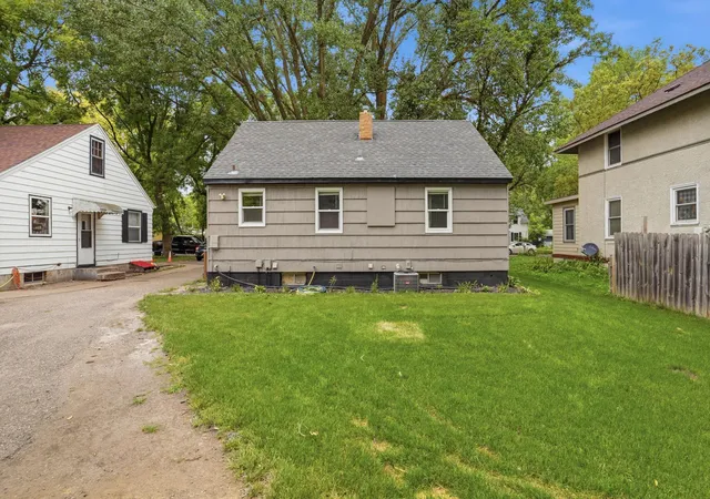 Photo 3 of Single family home for sale at 615 16th Street Sw, Willmar, MN 56201 | MLS# 7128335 | Listing updated on 2026-09-17