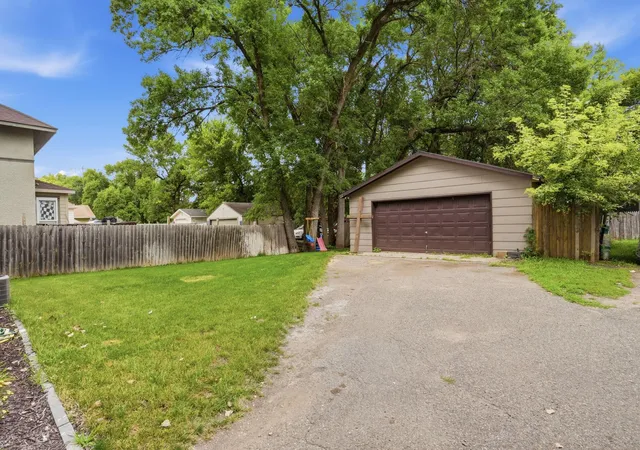 Photo 3 of Single family home for sale at 615 16th Street SW, Willmar, MN 56201 | MLS# 7128335 | Listing updated on 2026-10-21