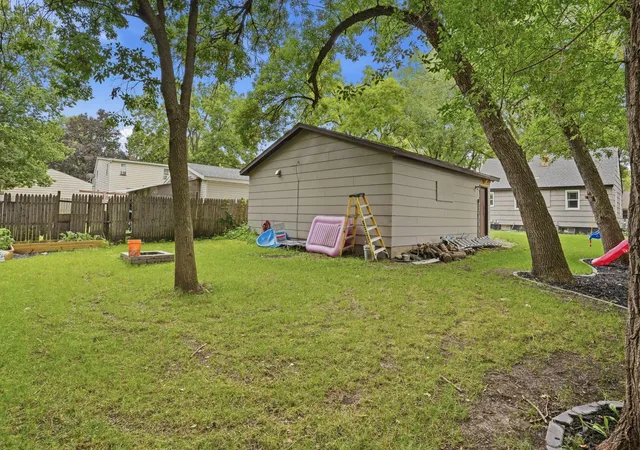 Photo 4 of Single family home for sale at 615 16th Street SW, Willmar, MN 56201 | MLS# 7128335 | Listing updated on 2026-10-21