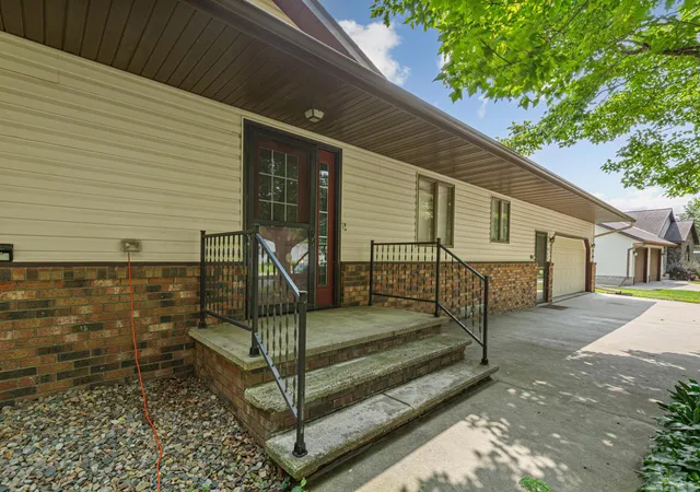 Photo 4 of Single family home for sale at 556 Karmil Pl, Gaylord, MN 55334 | MLS# 7128469 | Listing updated on 2026-09-16