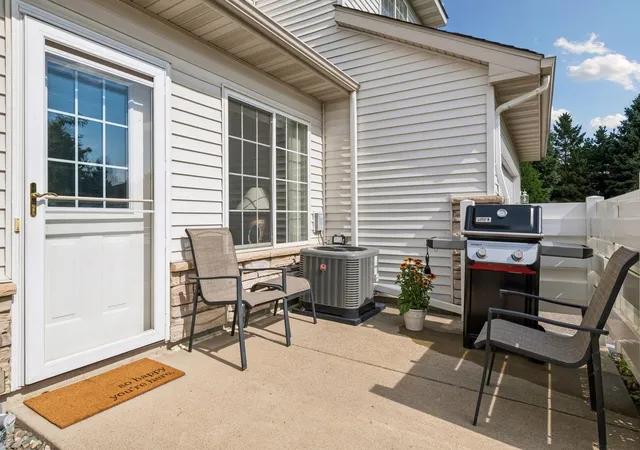 Photo 3 of Single family home for sale at 1685 Patriot Ln, Waconia, MN 55387 | MLS# 7128603 | Listing updated on 2026-09-09