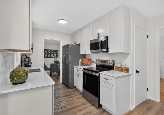 Photo 4 of Single family home for sale at 1925 W 92nd Street, Minneapolis, MN 55431 | MLS# 7128656 | Listing updated on 2026-09-18
