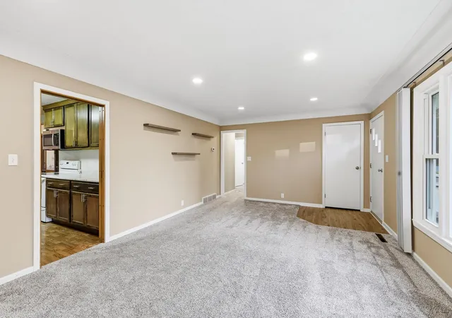 Photo 3 of Single family home for sale at 307 S 4th St, Le Sueur, MN 56058 | MLS# 7128673 | Listing updated on 2026-09-16