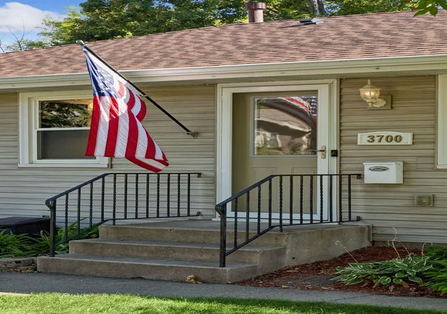 Photo 3 of Single family home for sale at 3700 Hubbard Ave N, Minneapolis, MN 55422 | MLS# 7128854 | Listing updated on 2026-09-16