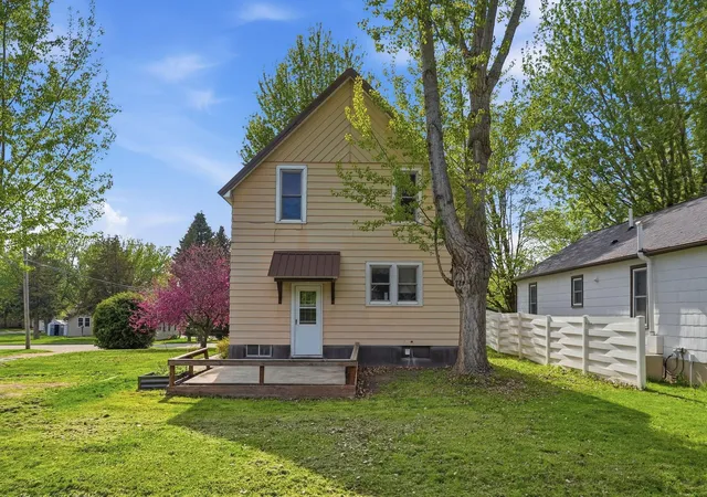 Photo 2 of Single family home for sale at 280 4th Street Ne, Glenwood, MN 56334 | MLS# 7128864 | Listing updated on 2026-09-16