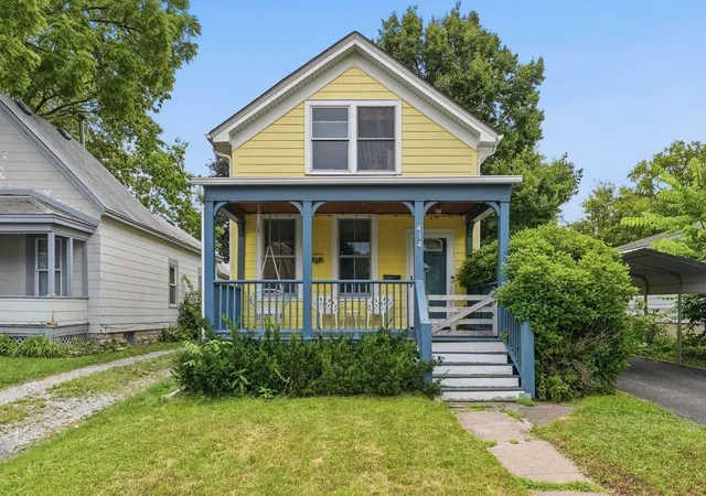 Single family home for sale at 414 Banfil St, Saint Paul, MN 55102 | MLS# 7129269