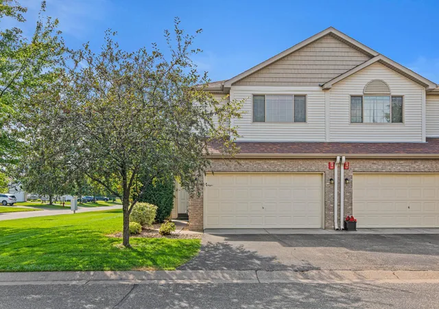 Photo 2 of Single family home for sale at 211 Stallion Ln, Lino Lakes, MN 55014 | MLS# 7129716 | Listing updated on 2026-09-09