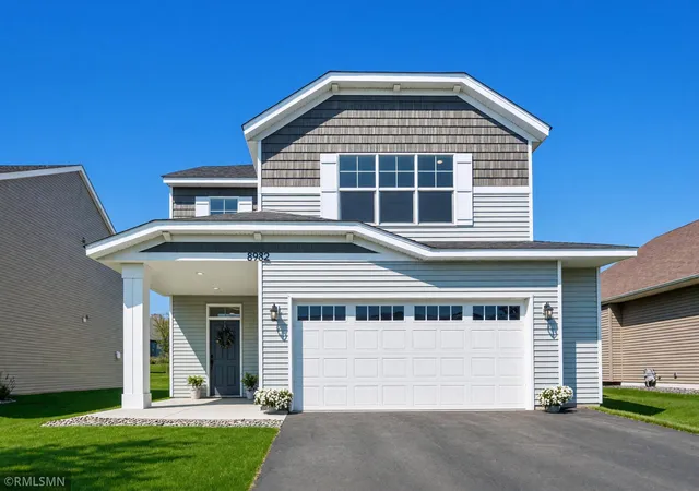 Photo 2 of Sale Pending at 8982 Parkview Cir, Chisago City, MN 55013 | MLS# 7129804 | Listing updated on 2026-09-28