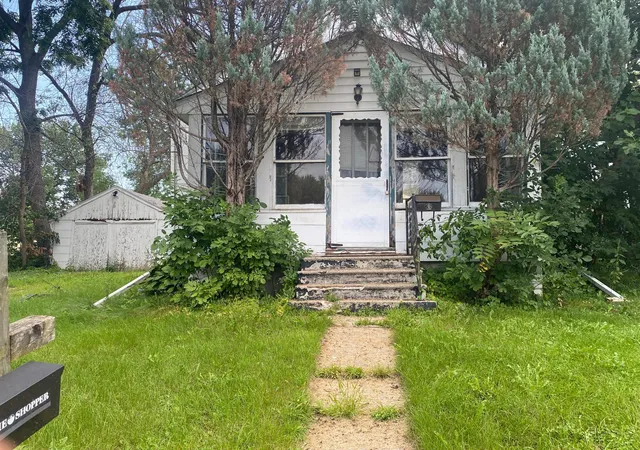 Photo 1 of Sale Pending at 113 S 6th Ave, Albert Lea, MN 56007 | MLS# 7129817 | Listing updated on 2026-09-15