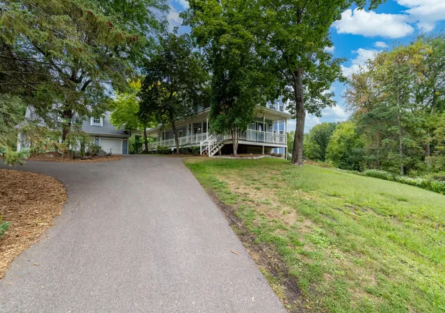 Photo 3 of Single family home for sale at 8620 Inver Grv Trl, Inver Grove Heights, MN 55076 | MLS# 7130383 | Listing updated on 2026-09-10