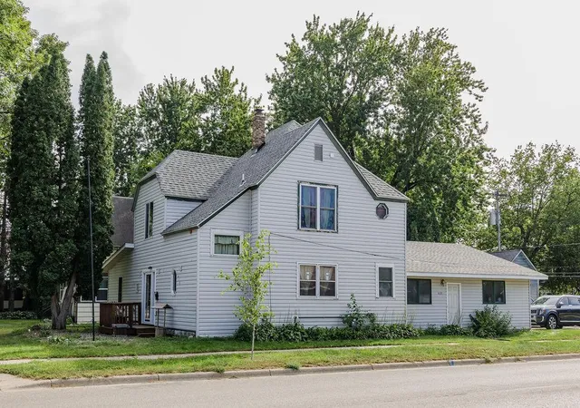 Photo 3 of Single family home for sale at 419 N 5th Street, Montevideo, MN 56265 | MLS# 7130985 | Listing updated on 2026-09-16