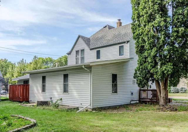 Photo 3 of Single family home for sale at 419 N 5th Street, Montevideo, MN 56265 | MLS# 7130985 | Listing updated on 2026-09-16