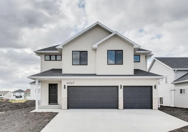 Photo 2 of Sale Pending at 6747 Selkirk Dr S, Fargo, ND 58104 | MLS# 7131118 | Listing updated on 2026-10-01