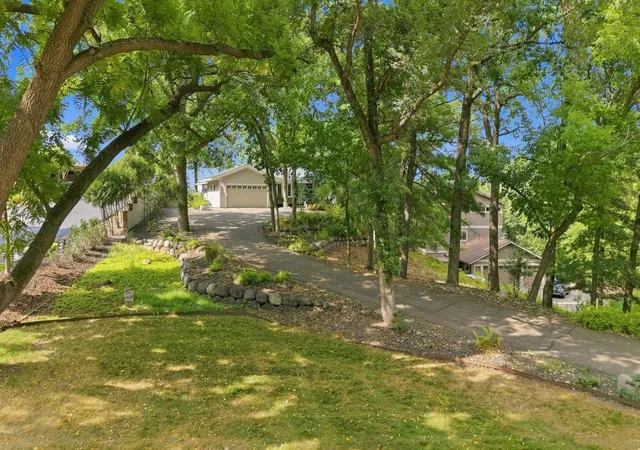 Photo 3 of Single family home for sale at 272 Cove Rd, Hudson, WI 54016 | MLS# 7131303 | Listing updated on 2026-09-17